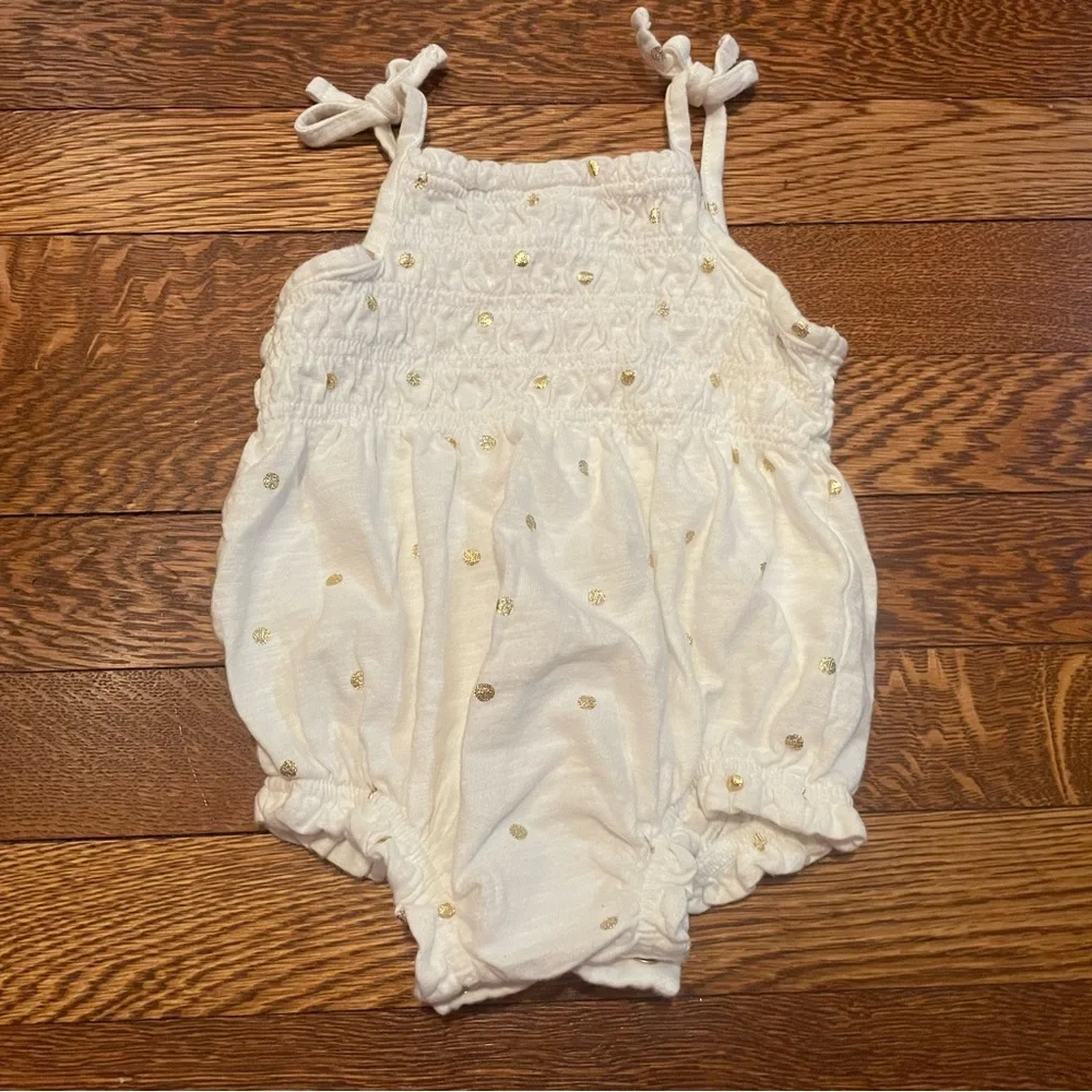 Baby GAP White & Gold Polka Dot Smocked Shorty Bubble Romper Size 6-12 Months